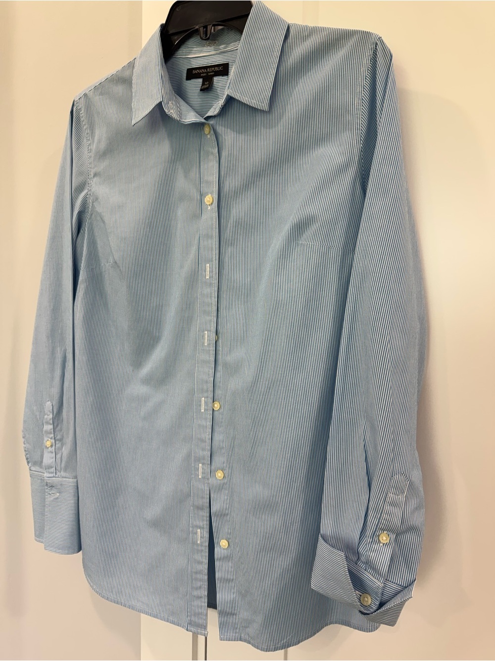 Banana Republic Women’s Riley Shirt Light Blue Pinstripe Dress Shirt 10